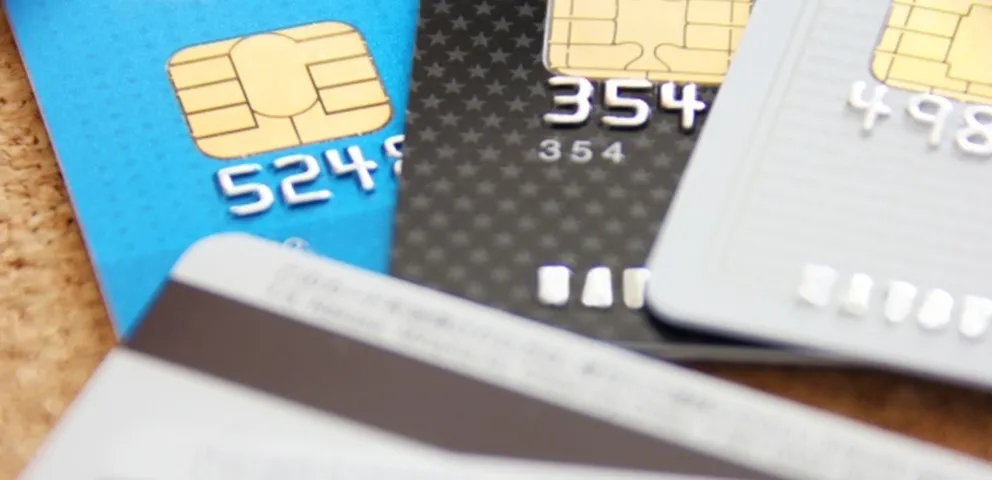 カードローンとクレジットカードのキャッシングの違い！どっちを選ぶべき？