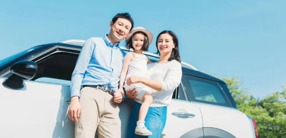 カードローンで車を購入するには？金利や審査方法を知ってアプリでお申込み