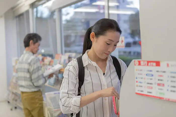 カードローンとキャッシングの利用方法