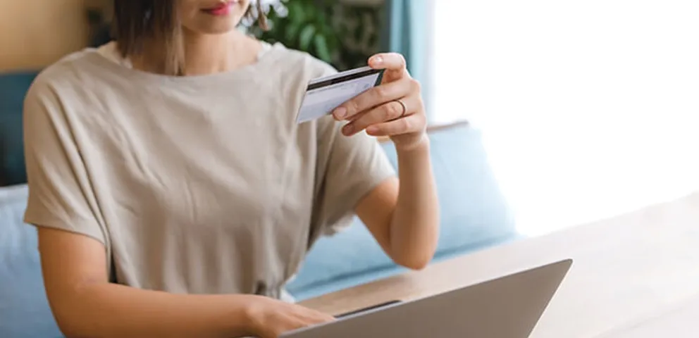 カードローン・クレジットカードの不正利用!? 6つのケースと対処法を解説