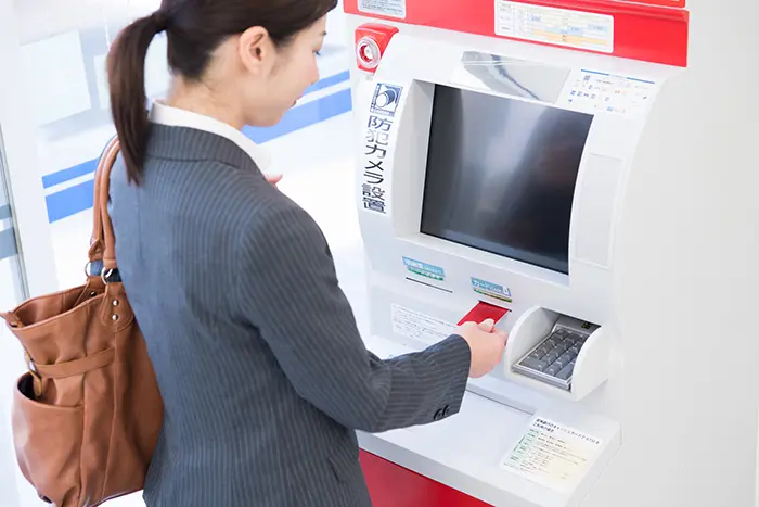 カードで現金を借入れる2つの方法