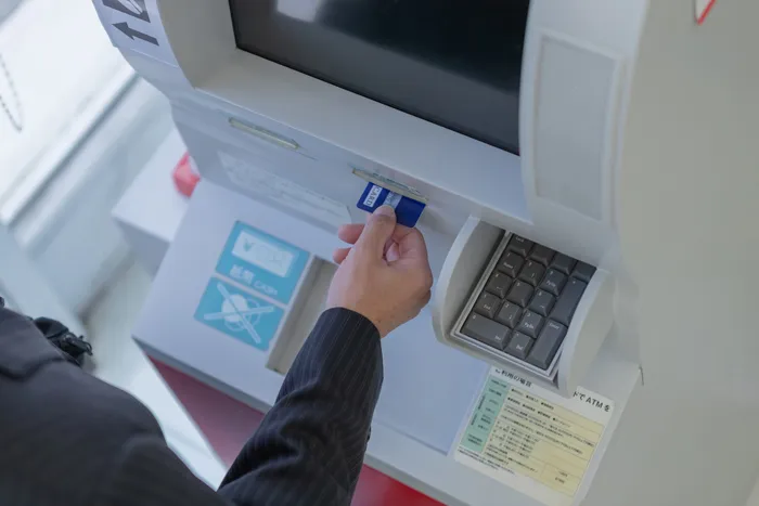 カードローンのキャッシングサービスとは?