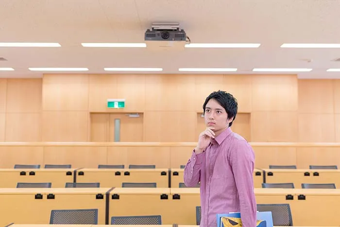 学生がお金を借りる方法