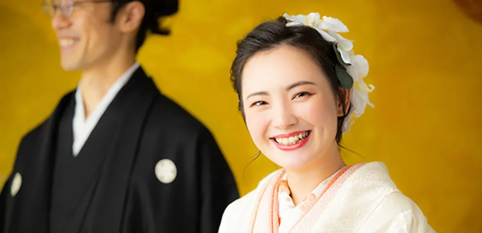 結婚式の費用はいくらかかる？抑えるコツや支払方法などを解説