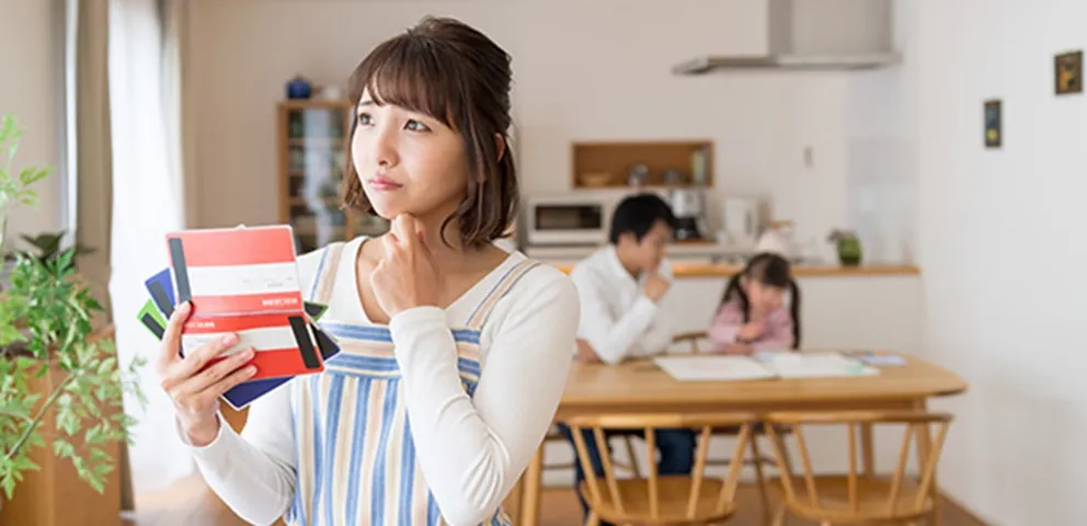 プロミス等のカードローンは専業主婦（主夫）で借りられる？配偶者貸付や家族にバレない方法