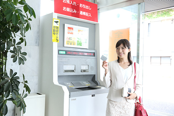 ATMでキャッシングはできる？利用方法などを解説